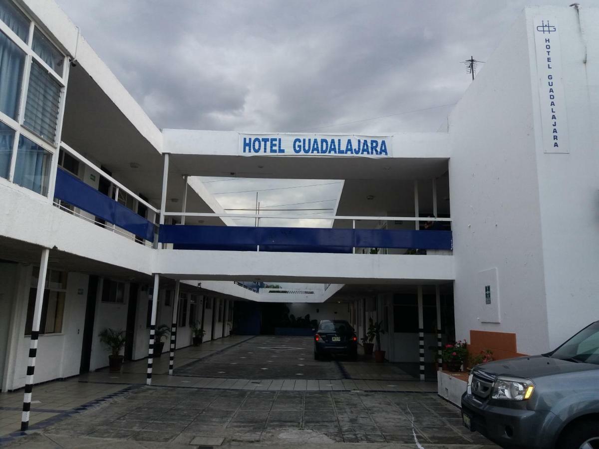 Hotel Guadalajara Junto Glorieta La Minerva מראה חיצוני תמונה